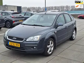Ford Focus €2249,-1.6-16V Ghia Nwe Apk 2027 Airco Nappas