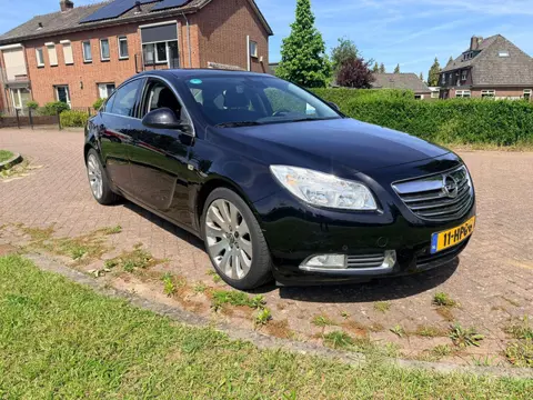 Opel Insignia 2.0 Turbo Benzine - Automaat - 220 PK - APK