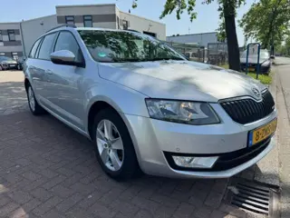 Škoda Octavia Combi 1.6 TDI Greenline Airco/ECC,Cruisecontrol,Navigatie Nette Auto