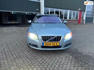 Volvo V70 3.2 Summum Aut/Elec schuifdak/Adap cruise/Leer/ELEC stoelen/Camera/Navi/Trekhaak/Stoelverw