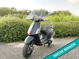 Vespa Sprint S 50 Sprint 50 45 km E5 MAT ZWART BETAAL met in3