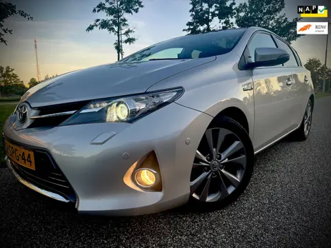 Toyota Auris 1.8 Hybrid Lease Pro, automaat, panoramadak, nieuwstaat, apk