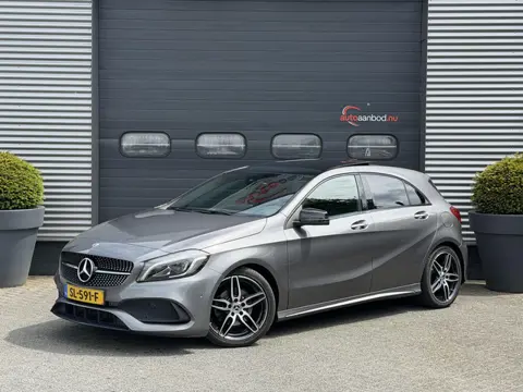 Mercedes-Benz A-klasse 160 AMG | Panoramadak | Camera | Navigatie | 18 Inch Lichtmetalen Velgen |
