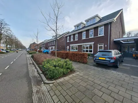 Woning aan de Johan van Oldenbarneveltlaan te Zeist