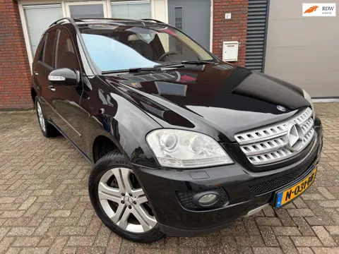 Mercedes-Benz M-klasse 500 / Pano / Leder / Navi / PDC / Clima / Cruise / LM / AMG