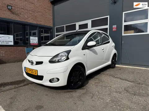 Toyota Aygo 1.0-12V Dynamic Navigator
