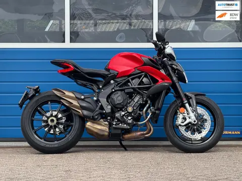 MV Agusta Tour Dragster 800 Rosso quikshift ,cruisse control beurt met 2 michelin bij 6000km gehad