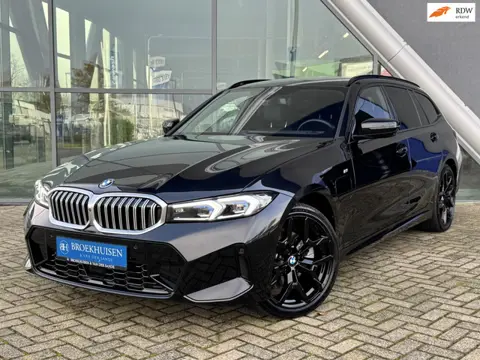 BMW 3-serie Touring 330e Plug In Hybride M Sport 292pk HU Display / 360 Camera / Stoelverwarming