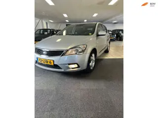 Kia ,2de eigenaar ,NAP Cee'd 1.4 CVVT Seven