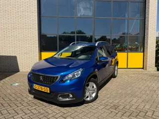 Peugeot 2008 110PK, Apple & android CarPlay, 4 seizoenenbanden
