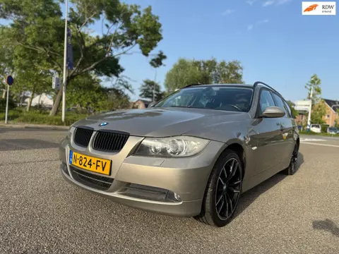 BMW 3-serie Touring 320i / automaat / airco / cruise.control / elek.pakket / pdc / lmv / navi...
