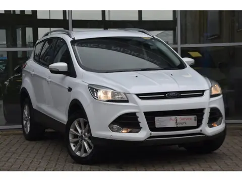 Ford Kuga 1.5 Titanium Navi Camera Trekhaak Leder PDC Cruise Control NAP