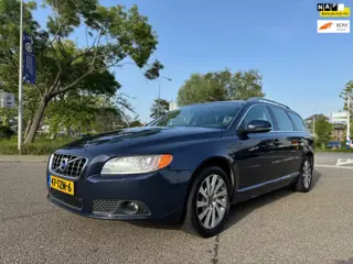 Volvo V70 1.6 T4 Limited Edition / airco / cruise.control / leder / pdc / elek.pakket / trekhaak / s