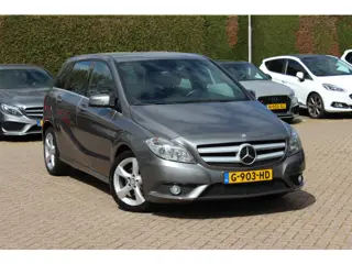 Mercedes-Benz B-Klasse 180 Prestige Automaat 84.909 km! / Compleet onderhouden / CarPlay / Parkeerhu