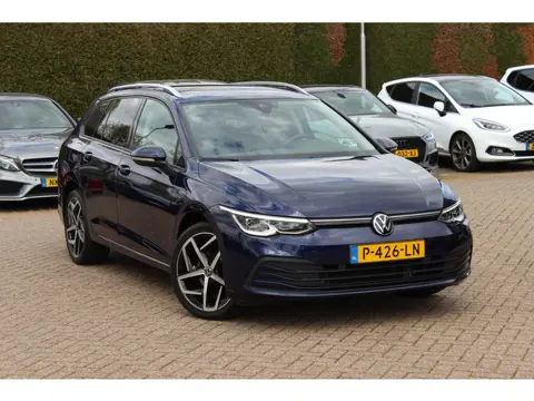 Volkswagen Golf Variant 1.0 eTSI Life Business / CarPlay / Parkeerhulp V+A / LED Koplampen / Virtual