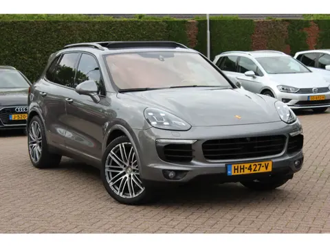 Porsche Cayenne 3.0 S E-Hybrid / Full option! / NL Auto! / Trekhaak / Panoramadak / 360Camera / Luch