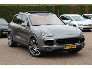 Porsche Cayenne 3.0 S E-Hybrid / Full option! / NL Auto! / Trekhaak / Panoramadak / 360Camera / Luch