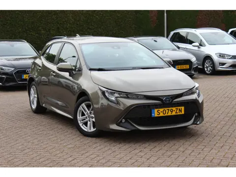 Toyota Corolla 1.8 Hybrid Active / Camera / CarPlay / 16'' / DAB / ACC / Bluetooth