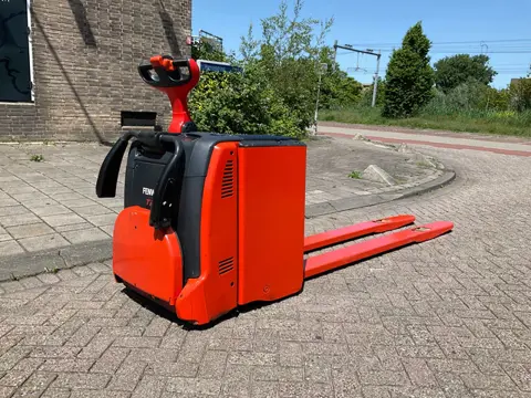Linde T20AP 2000KG 2.40METER PALLETWAGEN / HEFTRUCK