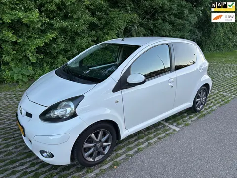 Toyota Aygo 1.0-12V Dynamic Navigator 98DKM NAP!