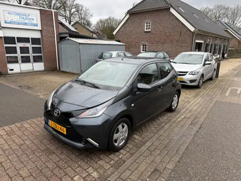 Toyota Aygo 1.0 VVT-i x-play