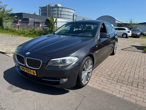 BMW 5-serie 525d AUTOMAAT NAVI/LINE-ASSIST/PANO