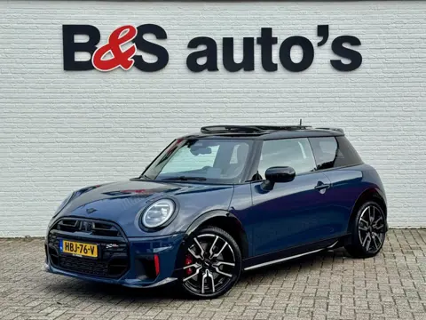 Mini Mini 2.0 JCW John Cooper Works XL Adaptive cruise Climate Cruise Pano 360 camera Navi Apple / A