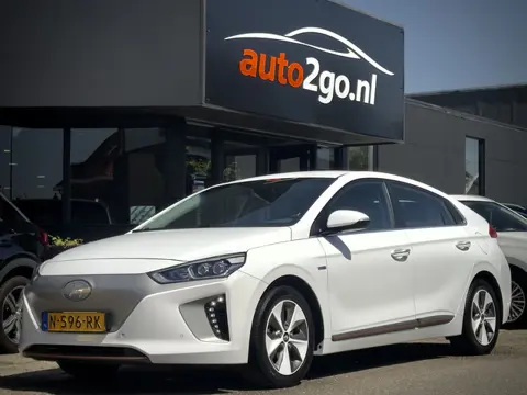 Hyundai IONIQ Premium EV Aut SOH 82.3% LEDER NAVI CAMERA APPLE-CARPLAY LED LMV PDC