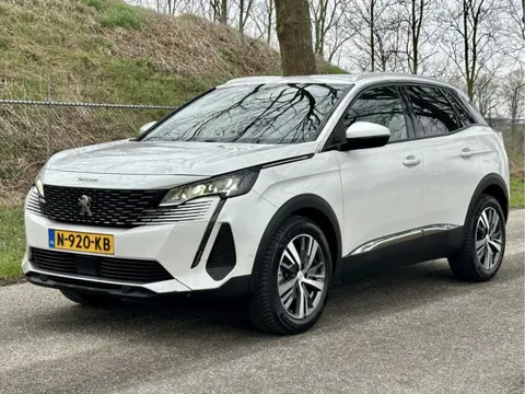 Peugeot 3008 1.2 PureTech Allure Pack | Apple Carplay/Android Auto | Trekhaak | Stoelverwarming | Ca