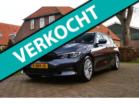 BMW 3-serie Touring 318i High Executive Aut. | Zomer + Winterset | Full Led | Apple Car Play | Keuri
