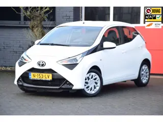Toyota Aygo 1.0 VVT-i x-play 2022 Navigatie 5x op Voorraad