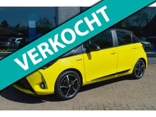Toyota Yaris 1.5 Hybrid Premium Yellow Edition Bi-Tone | Navi | Panodak | Camera