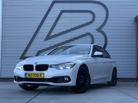 BMW 3-serie 318i Essential Navi|Clima|Cruise|PDC|Dealer Onderhouden|LM Velgen|N.A.P|APK tot 08-2026