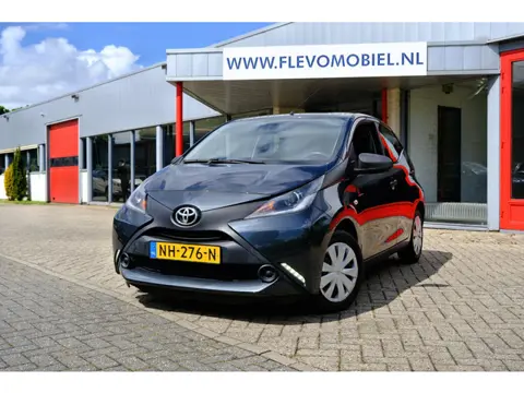 Toyota Aygo 1.0 VVT-i x-now 5-drs Airco|LED dagrij