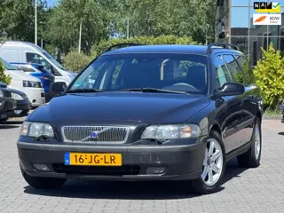 Volvo V70 2.4 Comfort Line | Airco | Trekhaak | Stoelverwarming | Cruise control | APK 21-09-2026 |