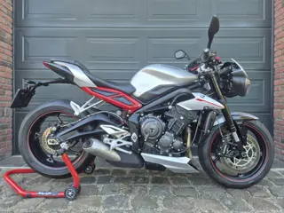 Triumph Street Triple R 765 TFT Quickshifter VLAM NIEUW