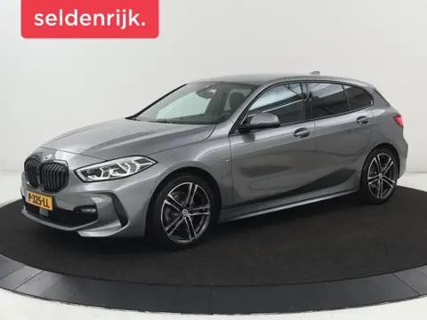 BMW 1-serie 118i M Sport | Carplay | Sportstoelen | Camera | Half leder | Navigatie | Live Cockpit |