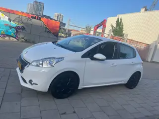 Peugeot 208 1.2 VTi Allure