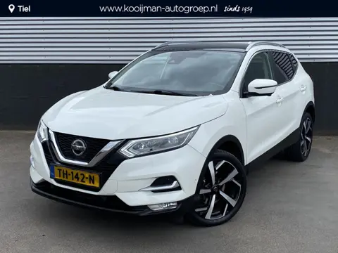 Nissan Qashqai 1.2 Tekna Automaat, Trekhaak, Panoramadak, 360" Camera, Stoelverwarming, Navigatie, P