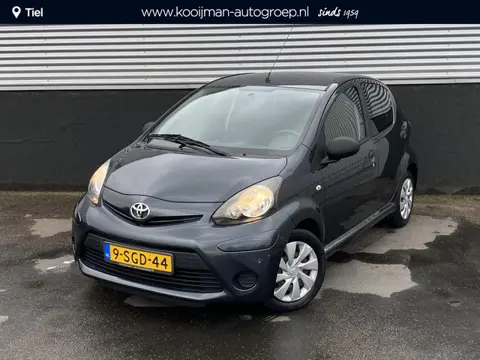 Toyota Aygo 1.0 VVT-i Now Nieuw geleverd en dealeronderhouden, unieke km-stand! Airco, 5-deurs