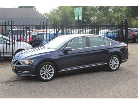 Volkswagen Passat 1.4 TSI Highline, Sedan!