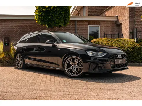 Audi A4 Avant 40 TFSI Launch Edition Sport 190 PK Aut. LED Leder Virtual Stoelverwarming 19''