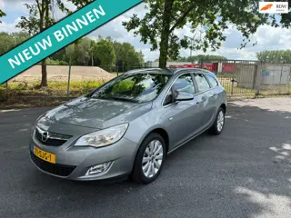 Opel Astra Sports Tourer 1.4 Cosmo LEUKE AUTO ZO INGERUILD ZO WEG PRIJSJE