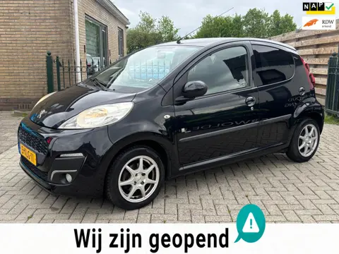 Peugeot 107 1.0 Black & Silver | 5drs | onderhoud historie aanwezig | airco | bluetooth | half leder