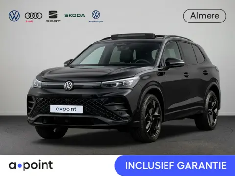 Volkswagen Tiguan 1.5 eHybrid R-Line Edition Automaat | Panoramadak | Camera | Trekhaak wegklapbaar 