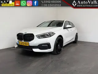 BMW 1-serie 118i Executive Edition, Trekhaak! (bj 2021)