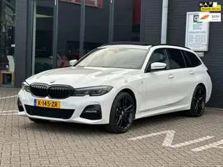 BMW 3-serie Touring 330e High Executive/2de EG/NAVI/CAMERA/PANO/LEDER/NL AUTO-NAP