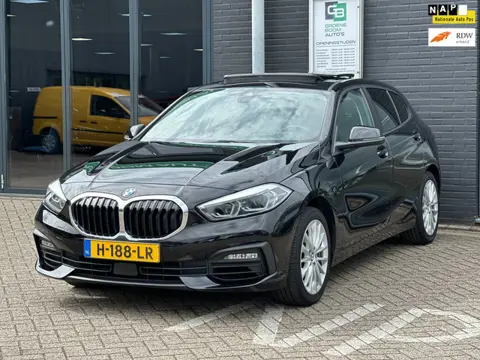 BMW 1-serie 118i Executive Edition/PANO-DAK/NAVI/CARPLAY/LED/NL AUTO NAP!!