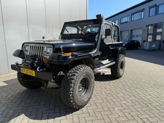 Jeep Wrangler 4.0i zwart 1993