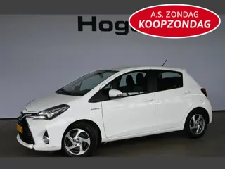 Toyota Yaris 1.5 Hybrid Trend Bi-Tone Clima Navigatie Trekhaak PDC Cruise control 100% Onderhouden! 